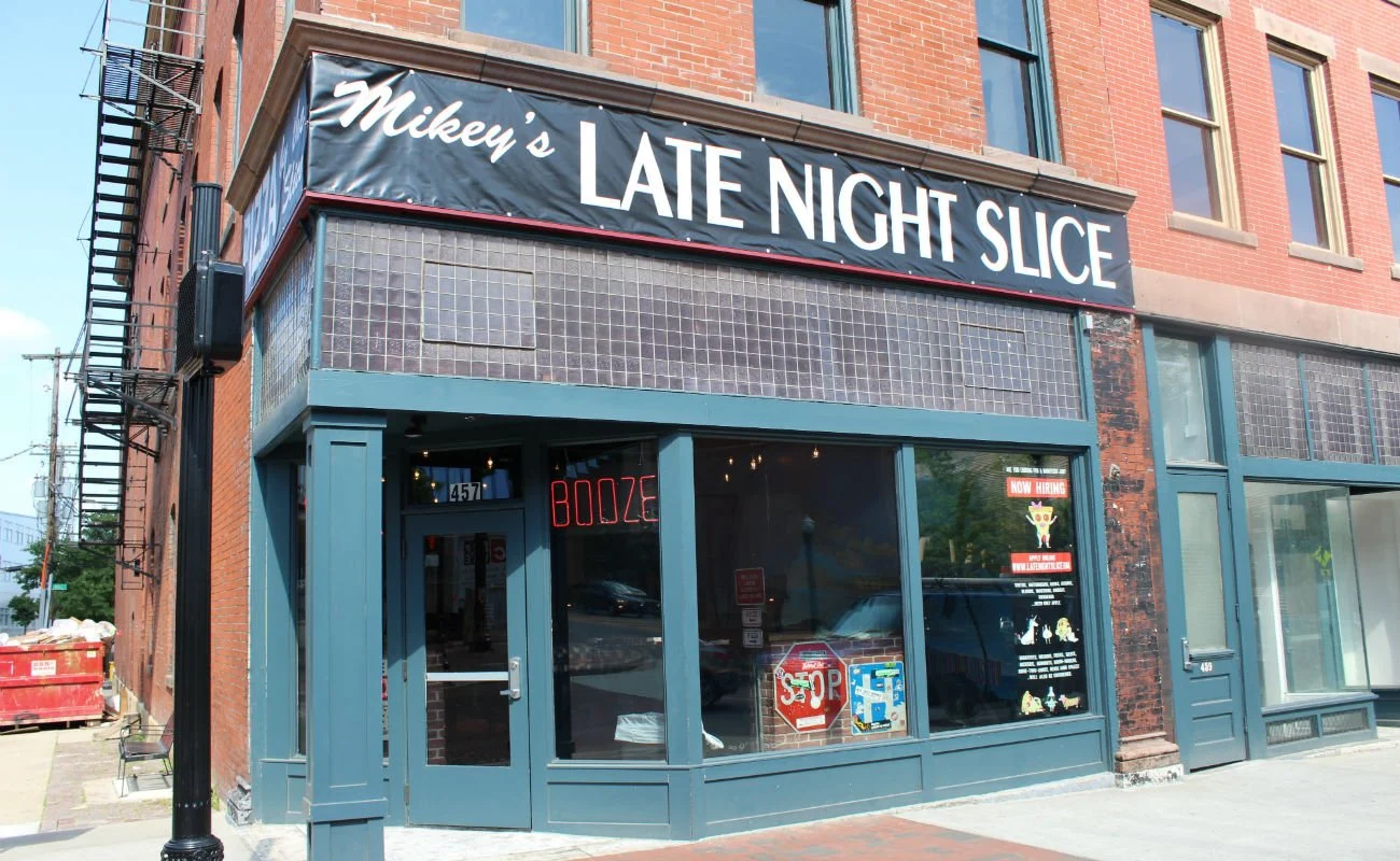 Awesome Rocking Pizza Shops – Mikey’s Late Night Slice